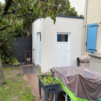 Annexe de jardin en béton enduit Toit Terrasse